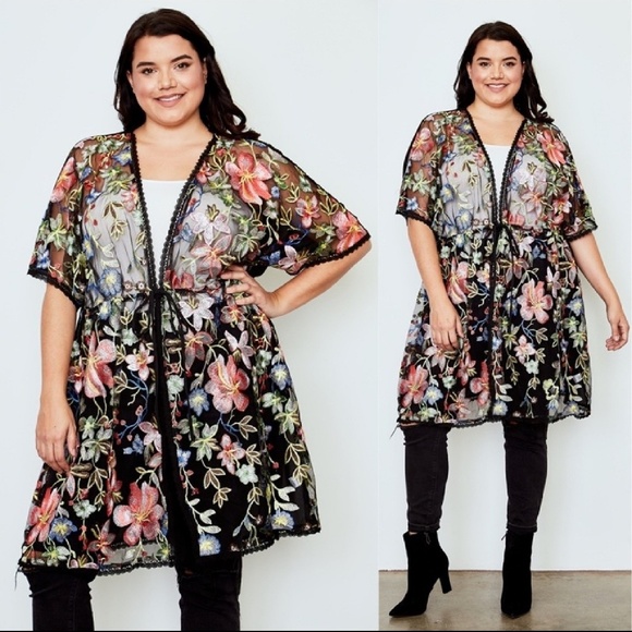 LAST 1! PLUS Embroidery Kimono - Picture 3 of 3